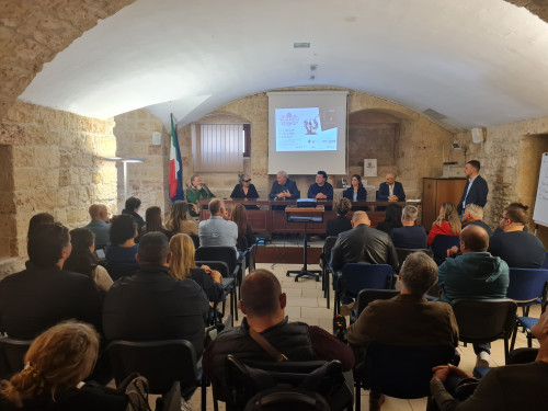 Presentata la quarta edizione di Tricase VINtage: appuntamento Sa...