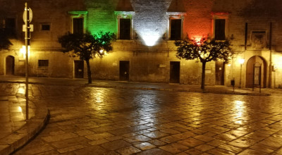 Il Tricolore illumina Palazzo Gallone