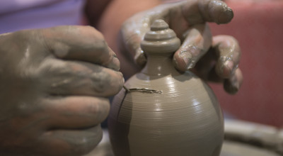 Lavorazione ceramica a mano